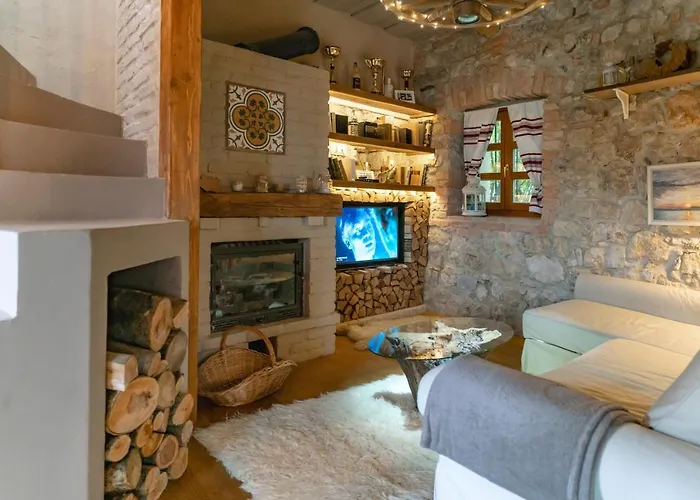 別荘 Koloska House